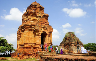 6D Saigon, Dalat & Mui Ne Adventure — Waterfalls, Mountains & Sand Dunes