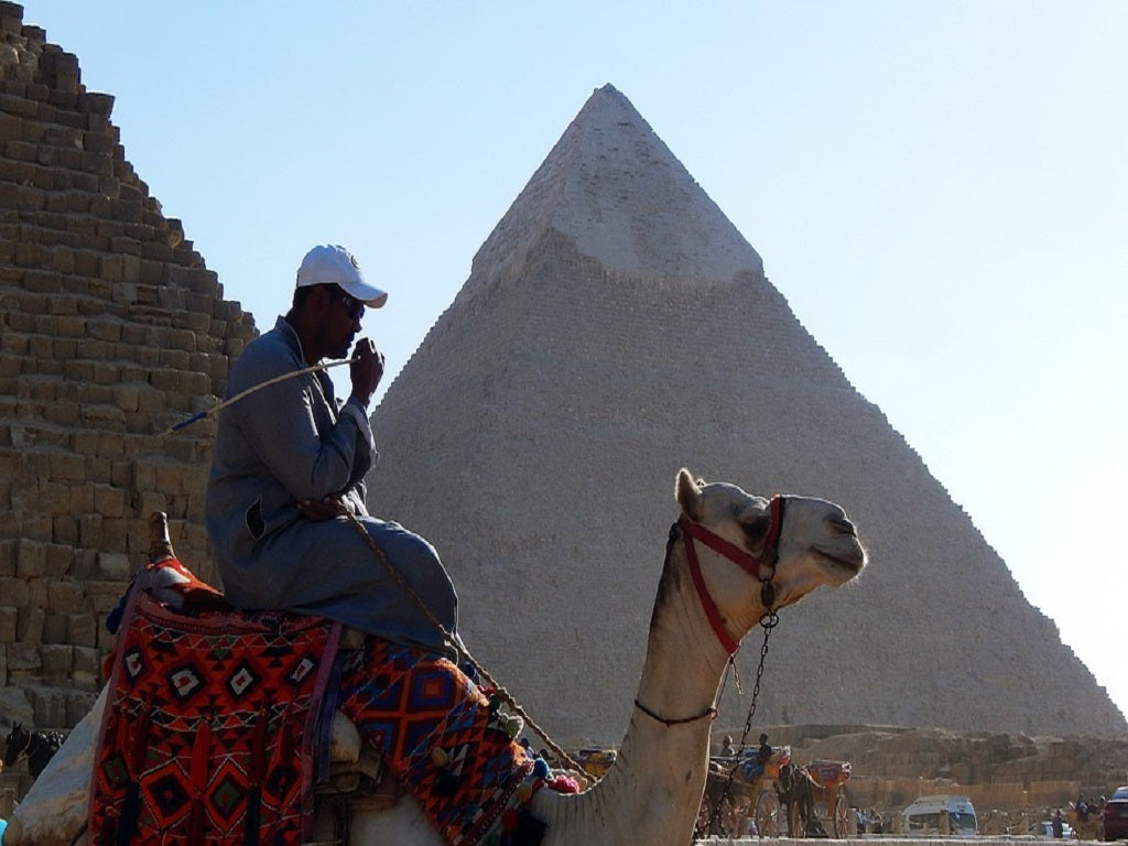 Alexandria to Cairo 4-Day Adventure: Great Pyramids and Royal Gardens