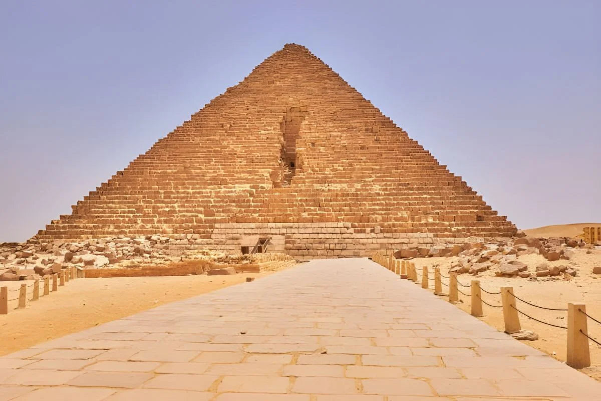 Image of 2-Day Hurghada Flight Tour: Giza Pyramids, Egyptian Museum & Montazah Palace