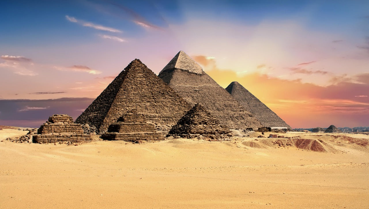 Image of 2-Day Hurghada Flight Tour: Giza Pyramids, Egyptian Museum & Montazah Palace