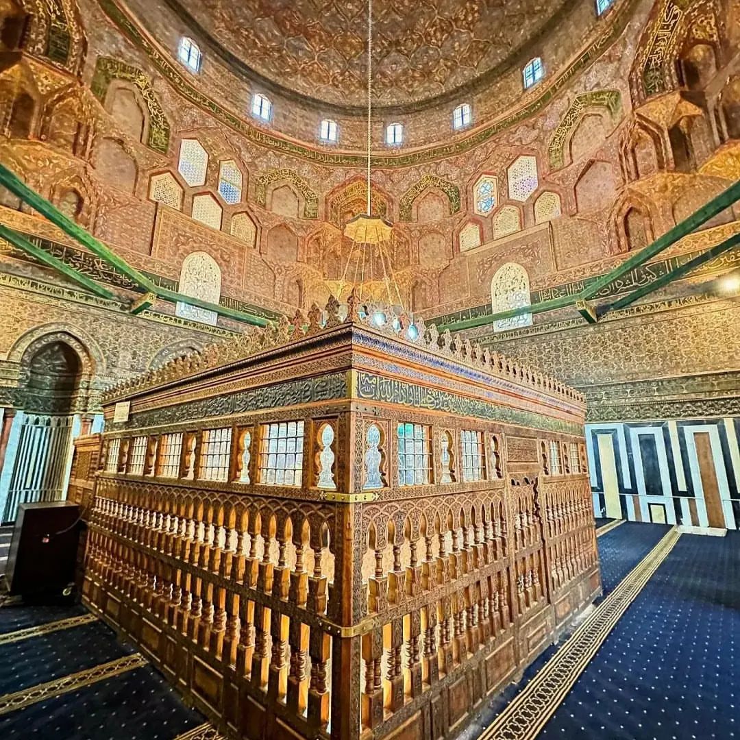 Cairo Religious Heritage Tour — Al Azhar, Al Hussein & Historic Mosques