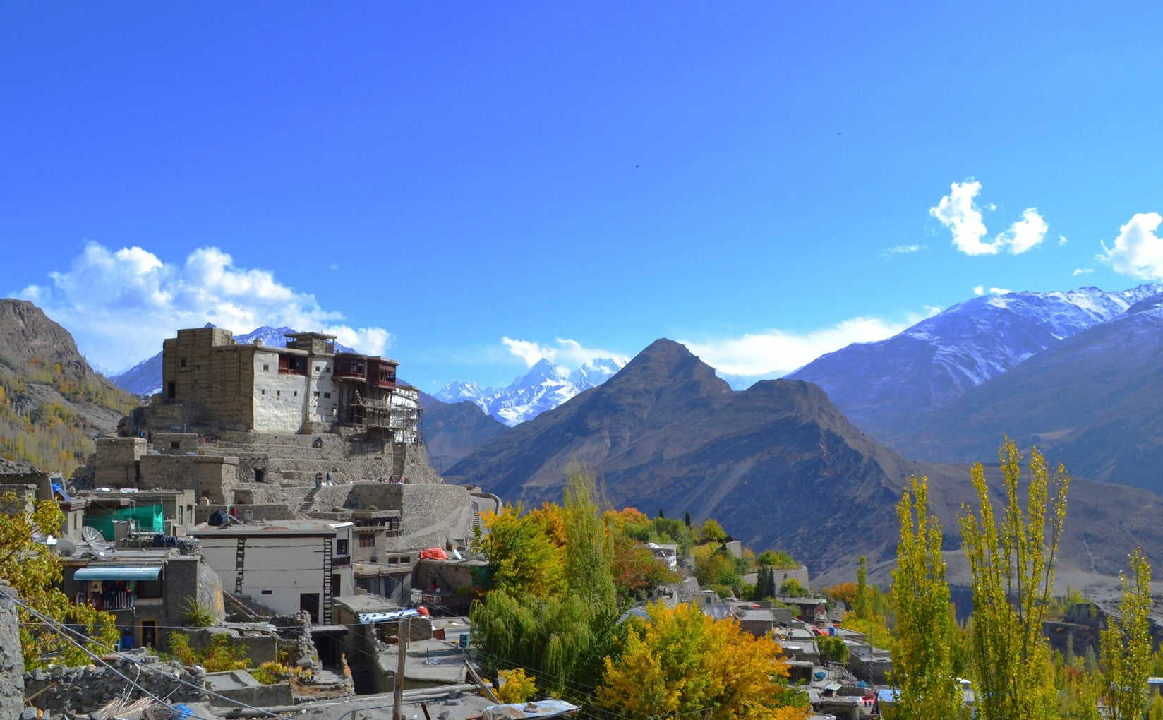 10D Autumn Pakistan Scenic Tour: Lahore, Islamabad, Naran, Hunza, Skardu