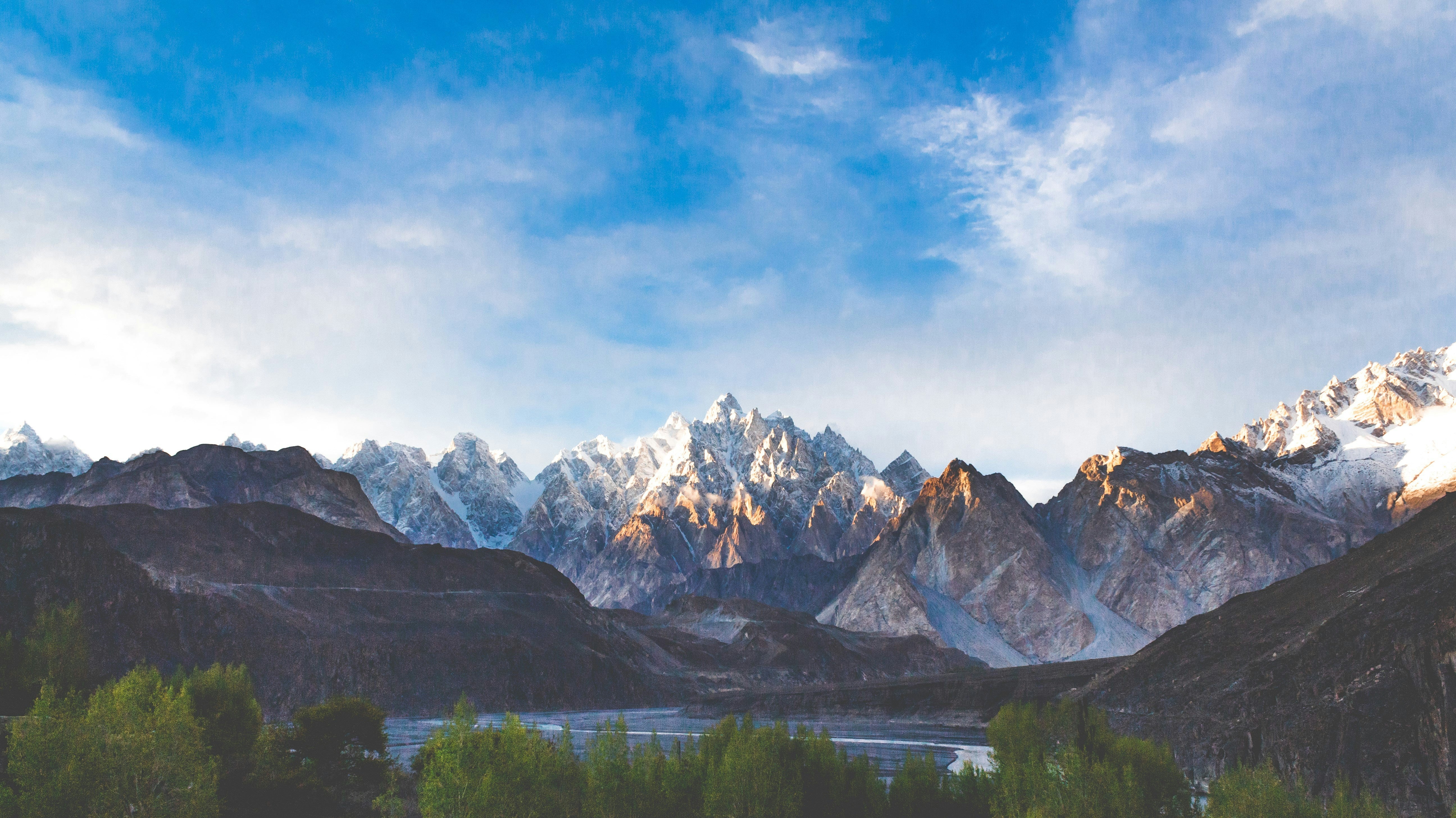 Image of 10D Autumn Pakistan Scenic Tour: Lahore, Islamabad, Naran, Hunza, Skardu