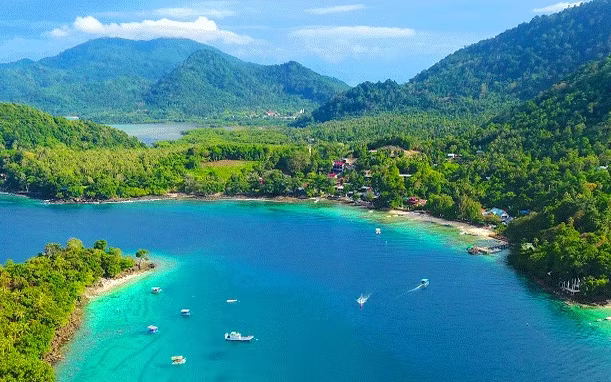 Spiritual & Coastal Journey: Mosques, Markets & Beaches — 5D/4N
