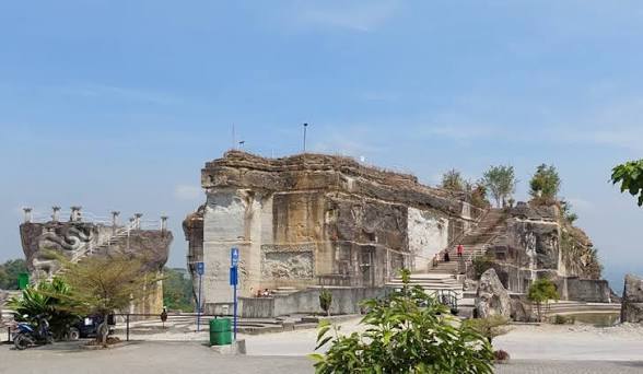 5-Day Jogja Wonders: Caves, Coasts, and Castles